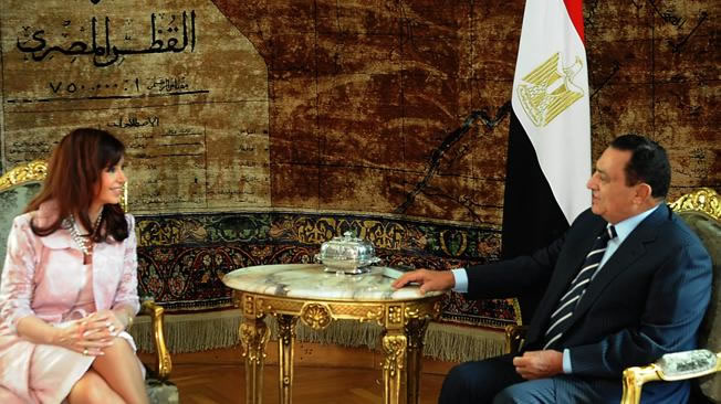 Cristina con el dictador de Egipto Mubarak