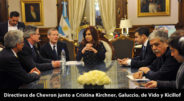 Directivos de Chevron junto a Crsitina Kirchner, Galuccio, Devido y Kicillof